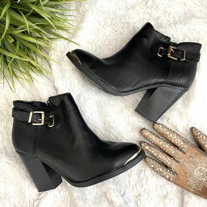 Rock and Republic black ankle booties size 6